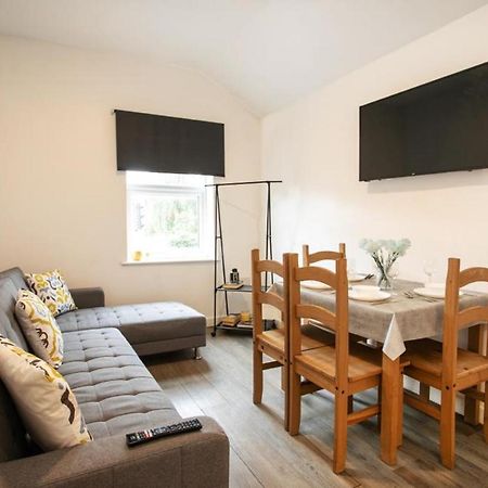 Spacious 2 Bedroom Apartments - 5 Mins From Qmc, Universities And City Centre! Nottingham Extérieur photo