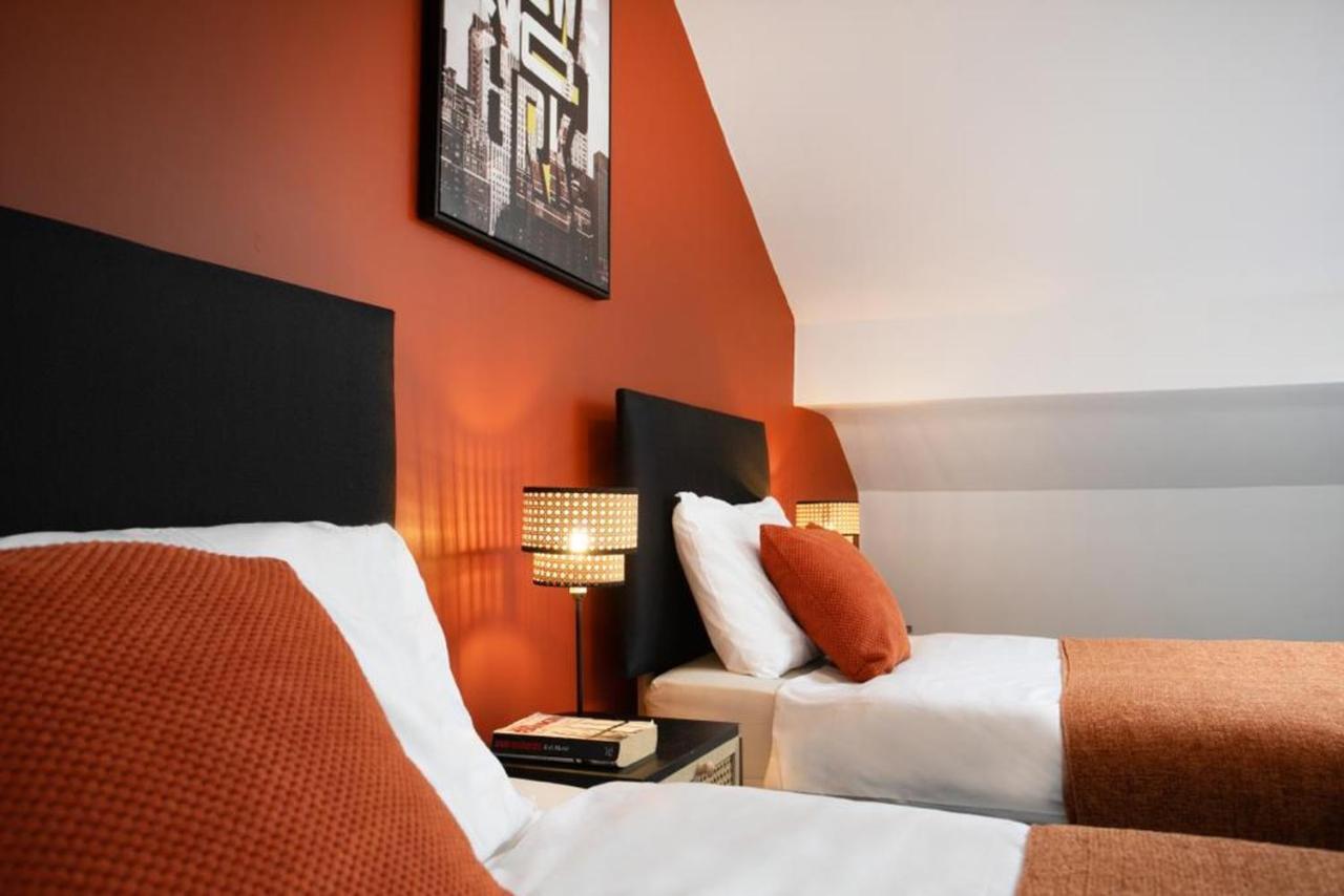 Spacious 2 Bedroom Apartments - 5 Mins From Qmc, Universities And City Centre! Nottingham Extérieur photo