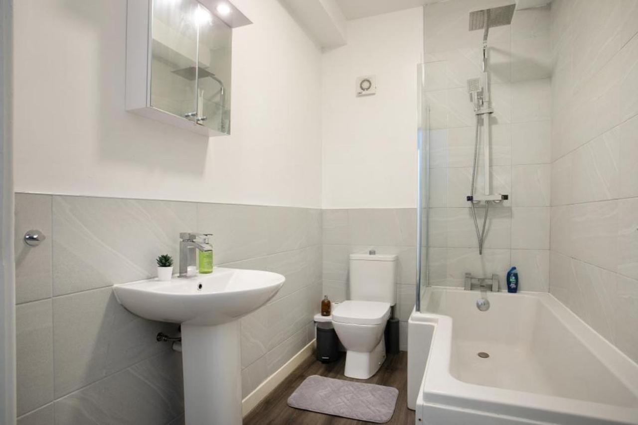 Spacious 2 Bedroom Apartments - 5 Mins From Qmc, Universities And City Centre! Nottingham Extérieur photo